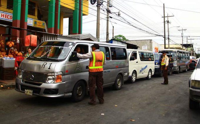 Multas de L. 2,000 hasta decomiso de unidades aplicarán a transportistas que incrementen tarifa Multas de L. 2,000 hasta decomiso de unidades aplicarán a transportistas que incrementen tarifa