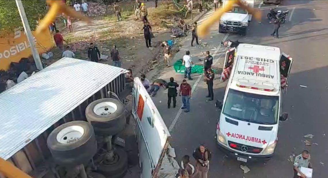 Accidente en el Sur de México deja decenas de heridos y al menos 49 migrantes muertos