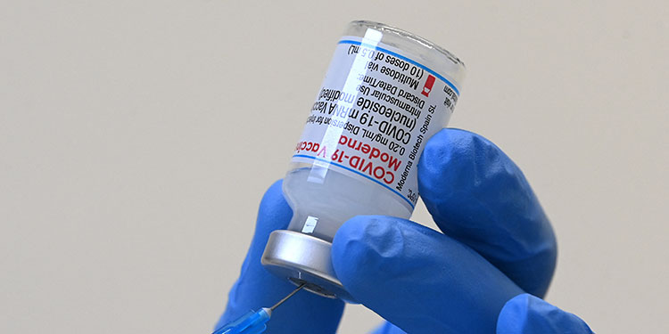 EMA confirma riesgo «muy raro» de miocarditis y pericarditis con vacunas ARNm