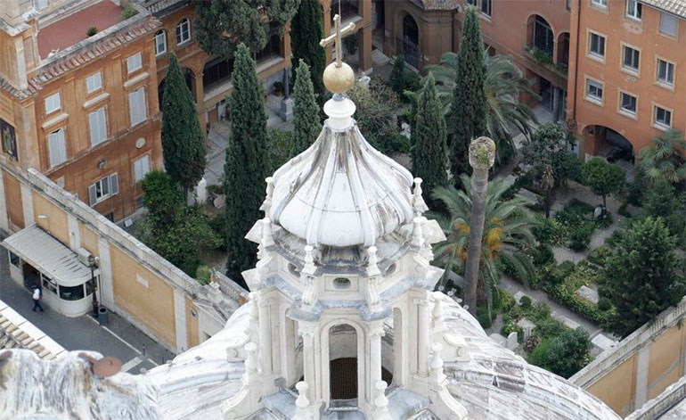 Dos emisarios del Vaticano ofrecieron encontrar cuerpo de joven desaparecida Dos emisarios del Vaticano ofrecieron encontrar cuerpo de joven desaparecida