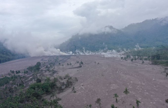 Al menos 21 muertos tras la erupción del volcán Monte Semeru en Indonesia