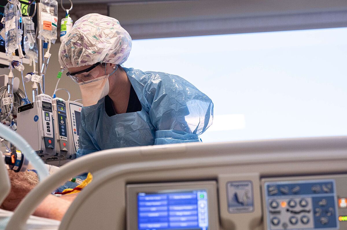 Ecuador registra récord de más de 15,000 casos en una semana Ecuador registra récord de más de 15,000 casos en una semana