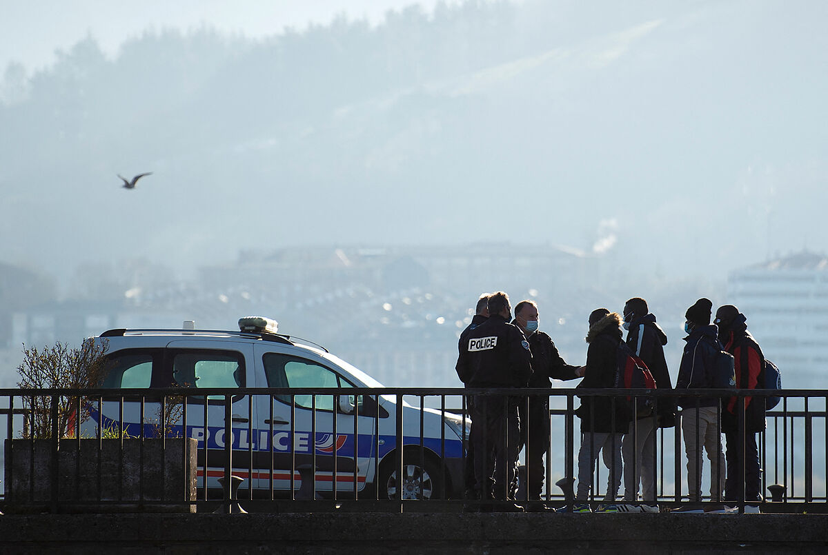 Un niño de diez años aparece muerto dentro de una maleta en Francia Un niño de diez años aparece muerto dentro de una maleta en Francia