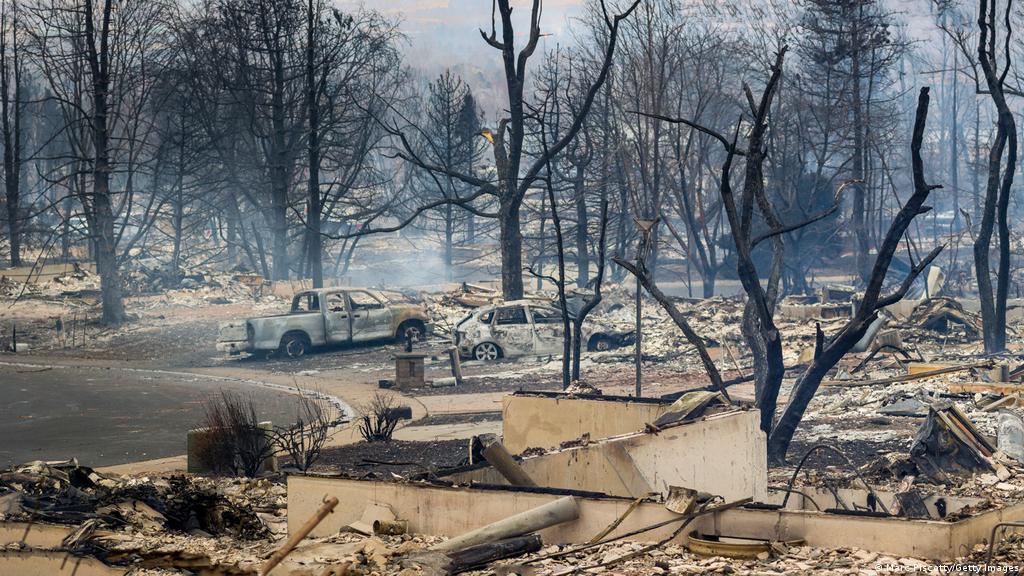 Tres desaparecidos y mil casas destruidas en los incendios de Colorado (EEUU)