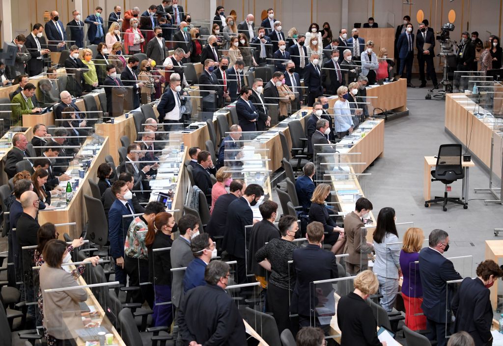 Austria se convierte en el primer país europeo en votar mandato de vacunación