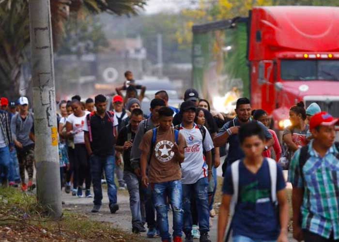 Centenares de hondureños y nicaragüenses salieron en caravana hacia EEUU
