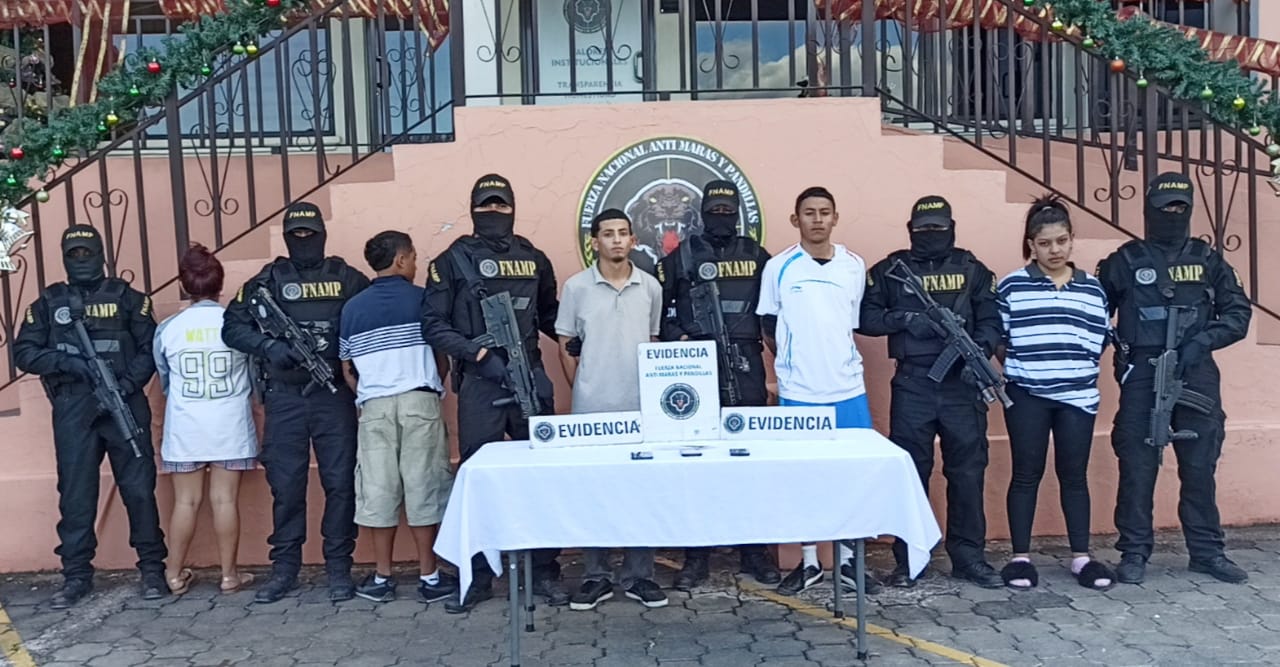 FNAMP captura a 5 miembros de la pandilla 18 mientras cobraban extorsión en Comayagüela FNAMP captura a 5 miembros de la pandilla 18 mientras cobraban extorsión en Comayagüela
