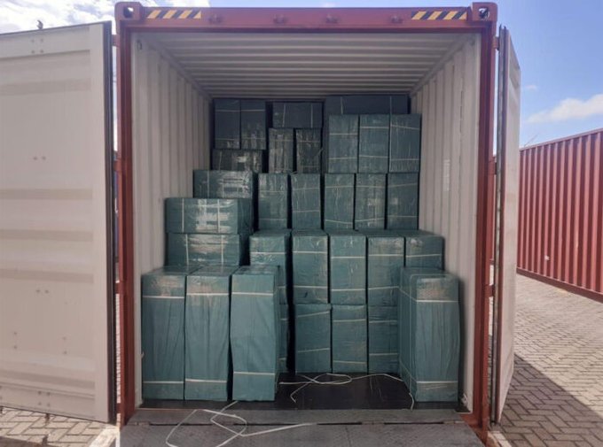 SPS: Decomisan contenedor con 9.6 millones de cigarrillos valorados en 20 millones de lempiras SPS: Decomisan contenedor con 9.6 millones de cigarrillos valorados en 20 millones de lempiras