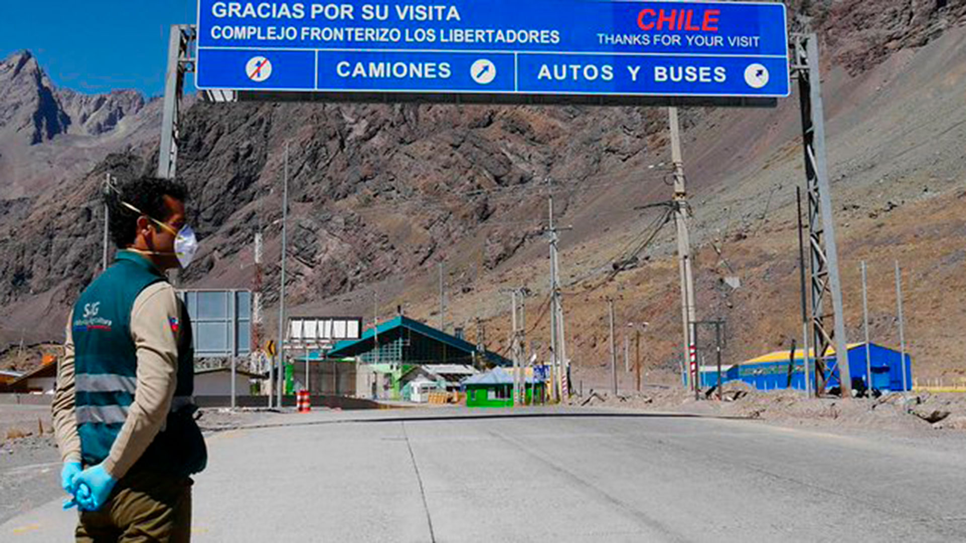 Chile ordenó cierre de frontera con Bolivia debido a un brote entre sus funcionarios de aduana