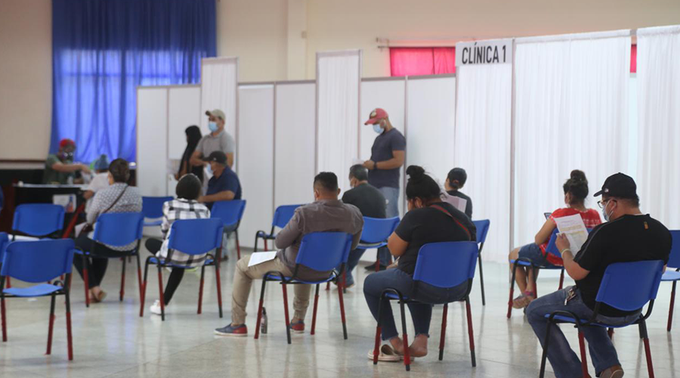 Advierten médicos: Incremento de casos de COVID-19 es por el relajamiento de la población Advierten médicos: Incremento de casos de COVID-19 es por el relajamiento de la población