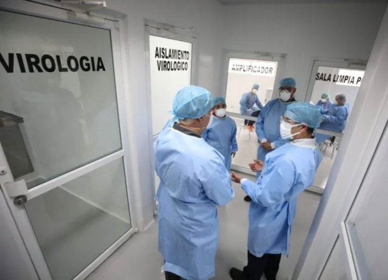 Microbiólogos amenazan con no entregar resultados laboratoriales hasta que les otorguen nombramientos Microbiólogos amenazan con no entregar resultados laboratoriales hasta que les otorguen nombramientos