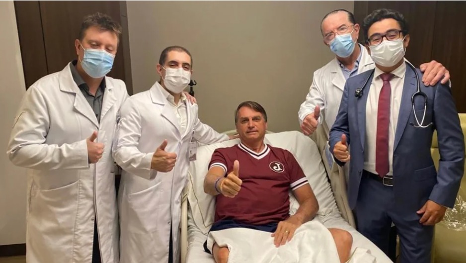 Jair Bolsonaro recibió el alta tras dos días internado por una obstrucción intestinal Jair Bolsonaro recibió el alta tras dos días internado por una obstrucción intestinal