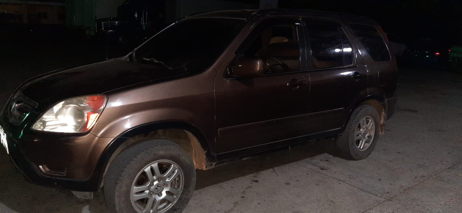 Arrestan supuesto traficante de personas cuando en un vehículo trasladaba a seis cubanos Arrestan supuesto traficante de personas cuando en un vehículo trasladaba a seis cubanos