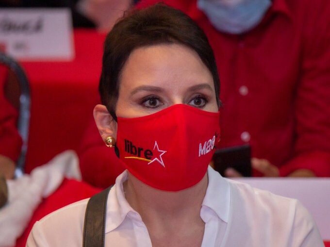 Beatriz Valle advierte posibilidad de llamar a una Constituyente y disolver poderes del Estado Beatriz Valle advierte posibilidad de llamar a una Constituyente y disolver poderes del Estado