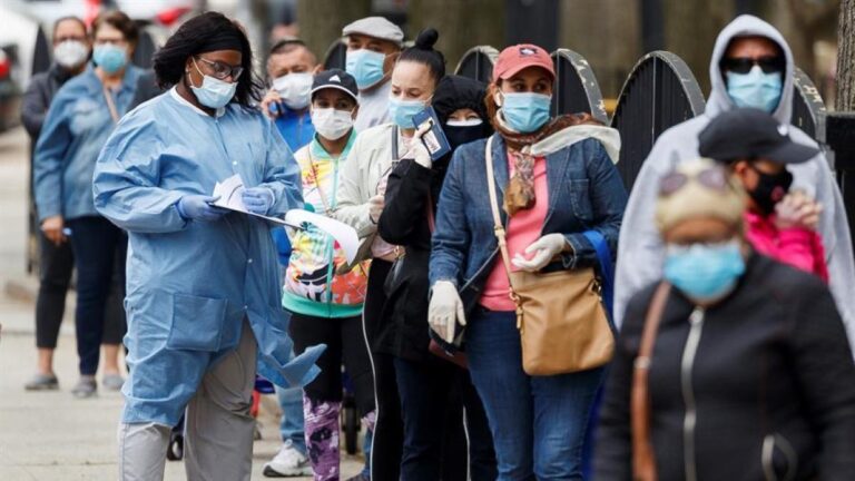EEUU afronta su mayor ola de contagios confundido por directrices sanitarias EEUU afronta su mayor ola de contagios confundido por directrices sanitarias