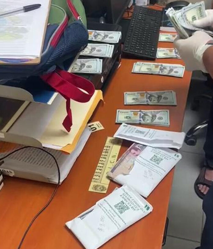 Capturan a extranjero sospechoso de lavado de activos en aeropuerto de la Ceiba Capturan a extranjero sospechoso de lavado de activos en aeropuerto de la Ceiba