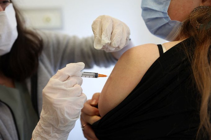 Estudio vincula la vacuna contra el covid-19 con un cambio ligero en la duración del ciclo menstrual Estudio vincula la vacuna contra el covid-19 con un cambio ligero en la duración del ciclo menstrual