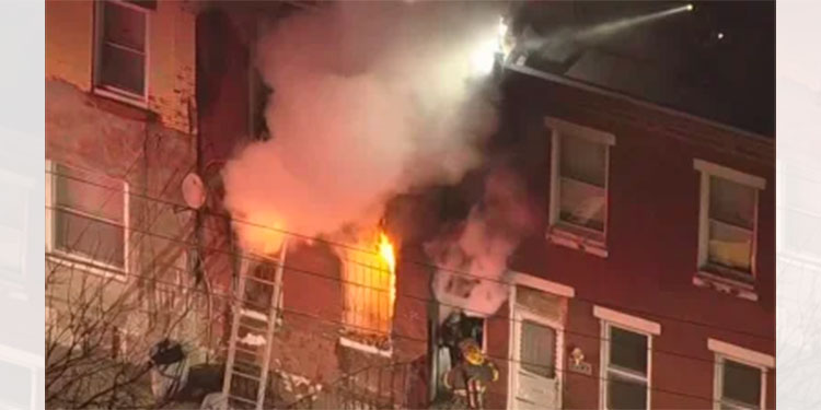 Al menos 13 muertos deja incendio de una residencia en Filadelfia