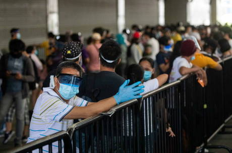 Filipinas confina a los no vacunados en una región metropolitana de 14 millones de personas Filipinas confina a los no vacunados en una región metropolitana de 14 millones de personas