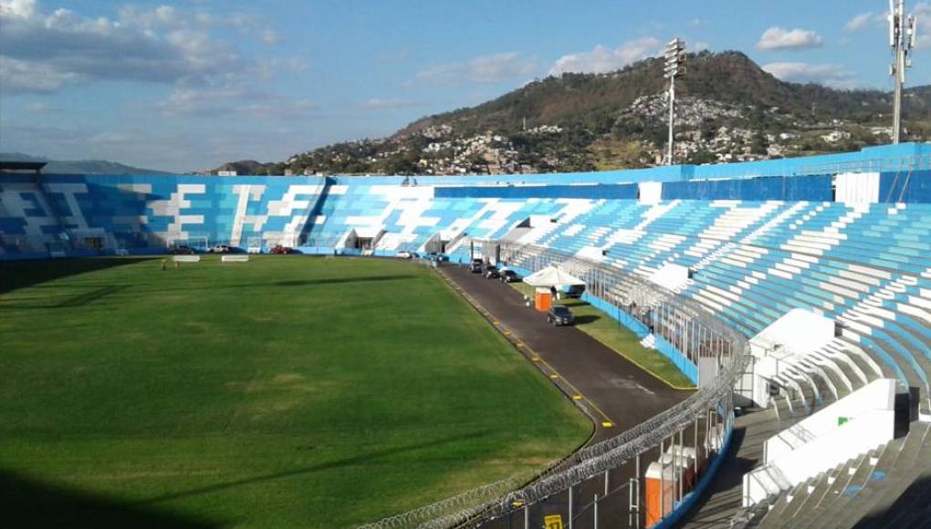 Concluyen los trabajos de pintura en el Estadio Nacional previo a toma de posesión Concluyen los trabajos de pintura en el Estadio Nacional previo a toma de posesión