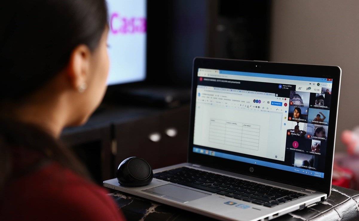 Docentes de Chicago forzaron el regreso a las clases virtuales y autoridades alertan que es desastroso para la salud mental de los niños Docentes de Chicago forzaron el regreso a las clases virtuales y autoridades alertan que es desastroso para la salud mental de los niños