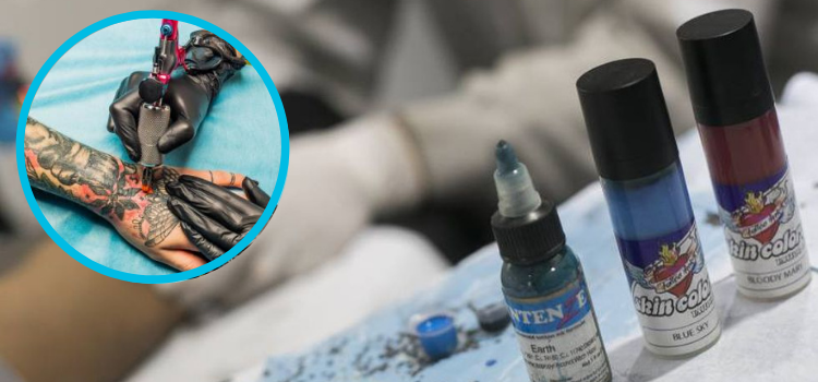 UE prohíbe productos químicos peligrosos en tinta de tatuaje