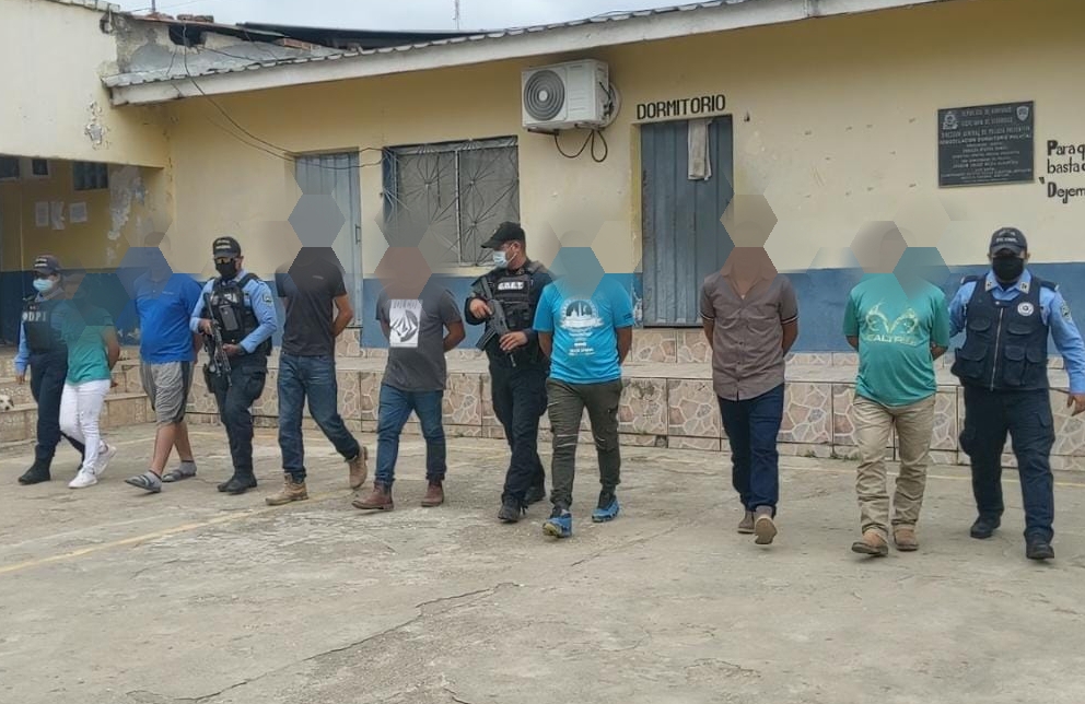 Capturan a siete traficantes de personas por traslado irregular de 51 cubanos en Trojes, El Paraíso Capturan a siete traficantes de personas por traslado irregular de 51 cubanos en Trojes, El Paraíso