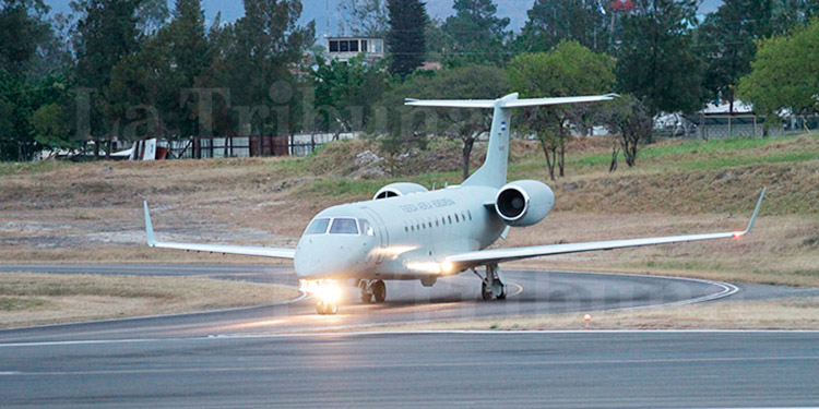 Honduras pondrá a la venta el avión presidencial