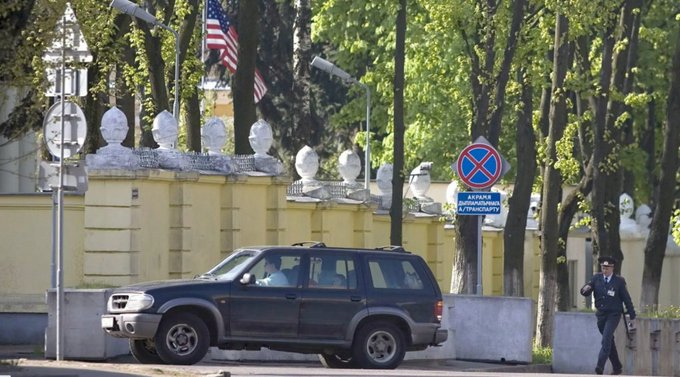 EE.UU. ordena a familiares de su personal diplomático abandonar Bielorrusia