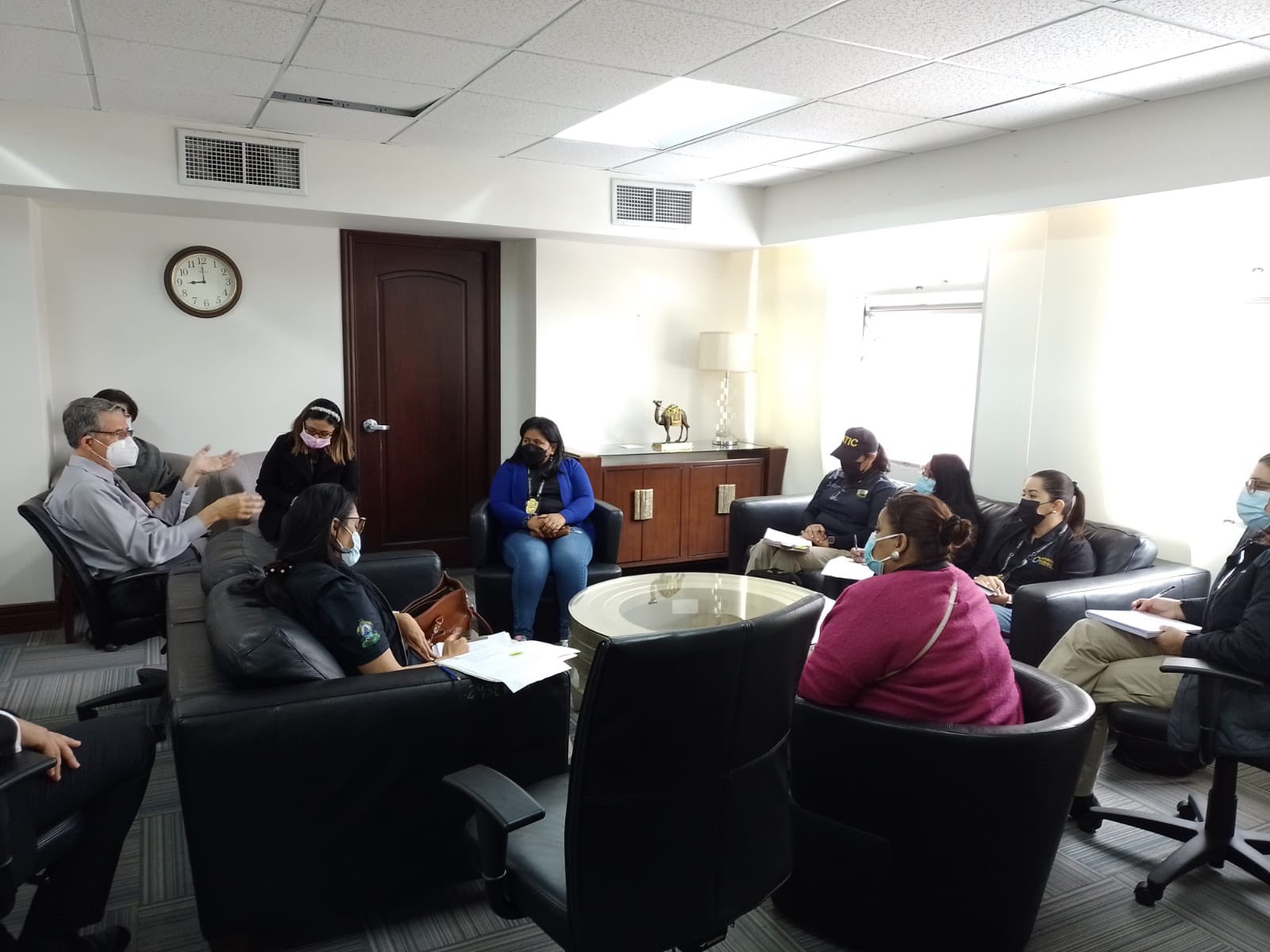 FETCCOP y ATIC investigan vencimiento de medicamentos en almacén de la Secretaría de Salud