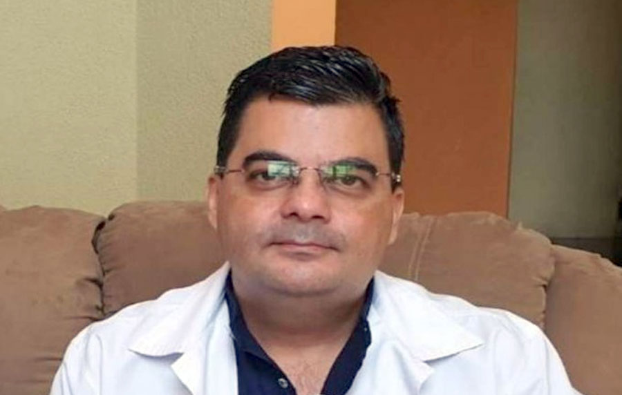 Eliud Girón denuncia que 17 diputados disidentes no fueron invitados para la votación de jefe de bancada