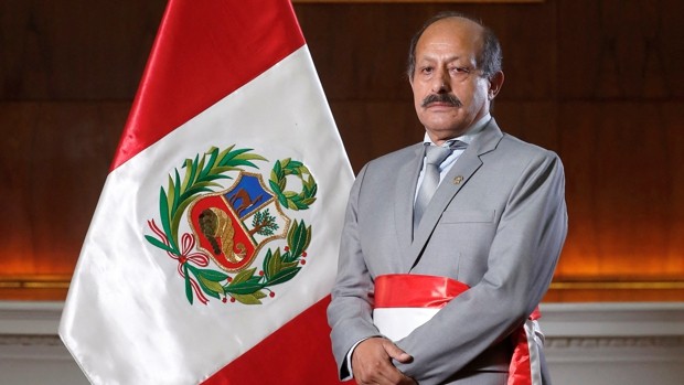Primer ministro de Perú renuncia a su cargo en medio de denuncias por violencia machista