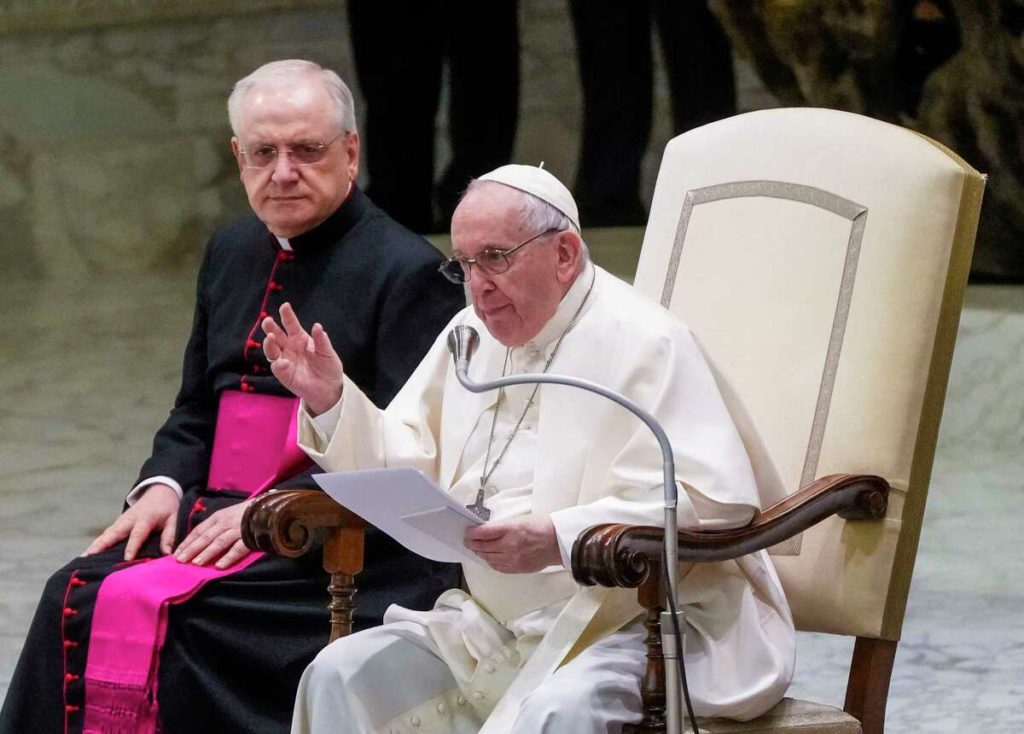 El Papa cancela su viaje a Florencia y la misa del Miércoles de Ceniza por un dolor en la rodilla