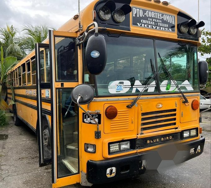 Conductor de bus detenido por transportar irregularmente a 30 cubanos Conductor de bus detenido por transportar irregularmente a 30 cubanos