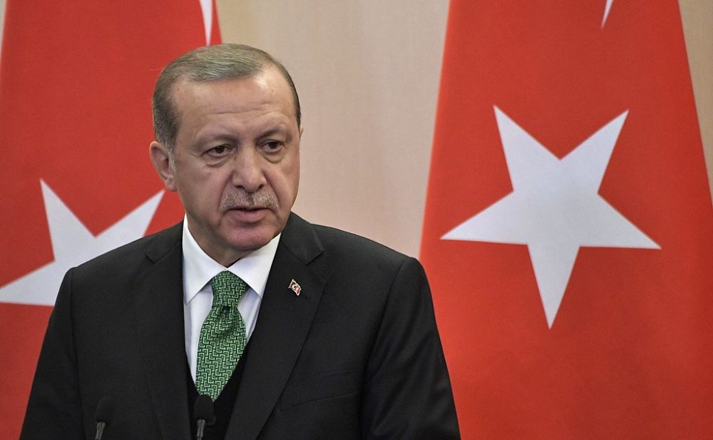 El presidente turco Recep Tayyip Erdogan y su esposa dan positivo por covid-19