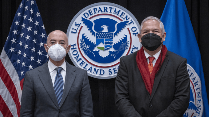 Canciller Enrique Reina piden nuevo TPS para hondureños en reunión con secretario de Seguridad de EE UU