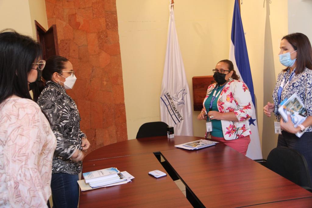 Ana García, presentó ante el CONAPREV otra denuncia por presunta violación de derechos humanos al expresidente  Hernández.