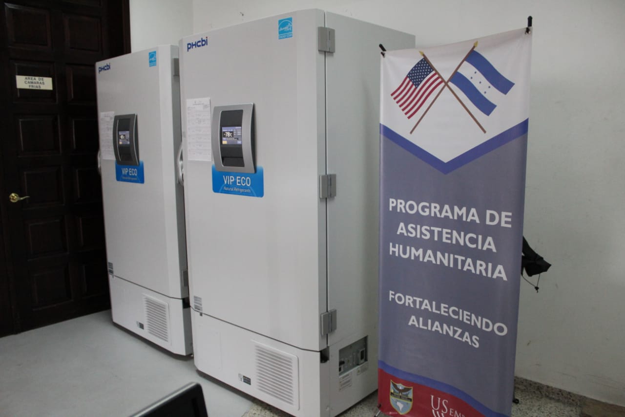 Salud recibe 18 equipos de ultra baja temperatura para almacenar vacuna Pfizer