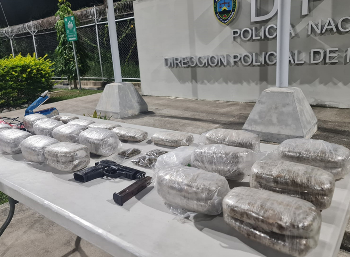 Con 33 paquetes de marihuana y armas capturan en SPS a dos miembros de «Los Olanchanos»