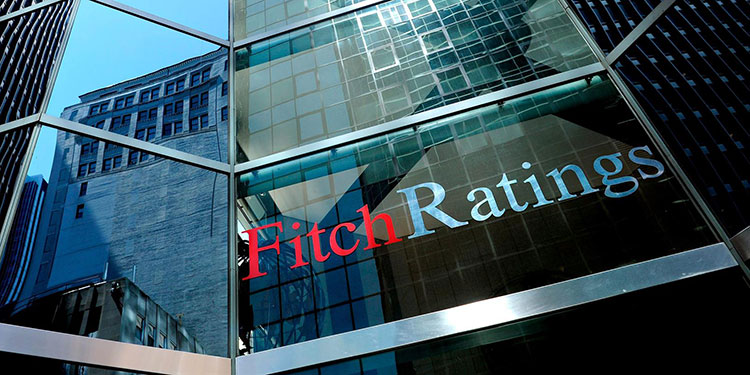 Fitch rebaja calificación de El Salvador y señala «incertidumbre» por bitcóin