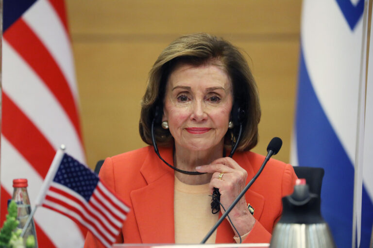 Pelosi reafirma compromiso de EEUU de financiar el sistema Cúpula de Hierro