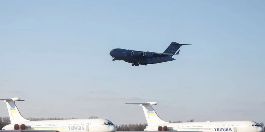 Ucrania ordenó el cierre de su espacio aéreo para la aviación civil Ucrania ordenó el cierre de su espacio aéreo para la aviación civil