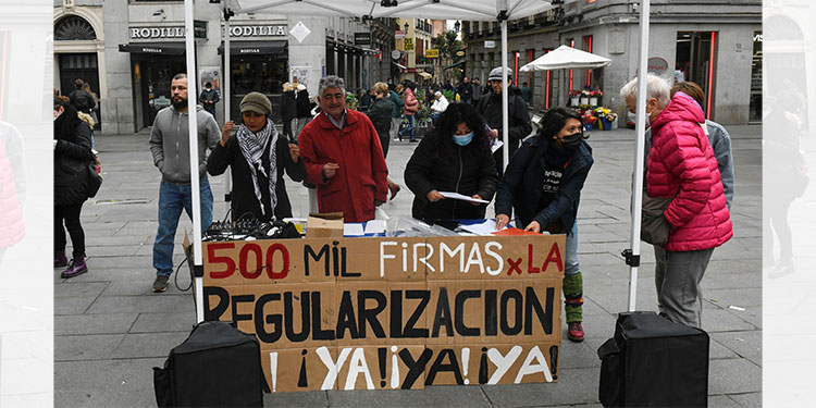 Colectivos migrantes piden en España la regularización de sus papeles Colectivos migrantes piden en España la regularización de sus papeles