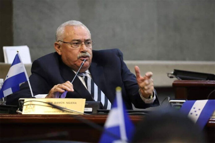 Diputado Oscar Najera, niega que en CN se hayan realizado condonaciones a abonados de ENEE