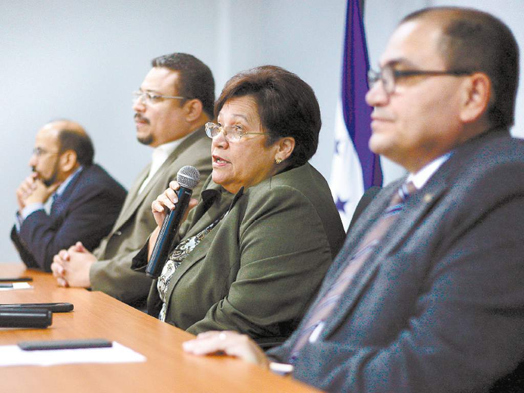 Anuncian demanda contra exdepuradores de la Policía Nacional