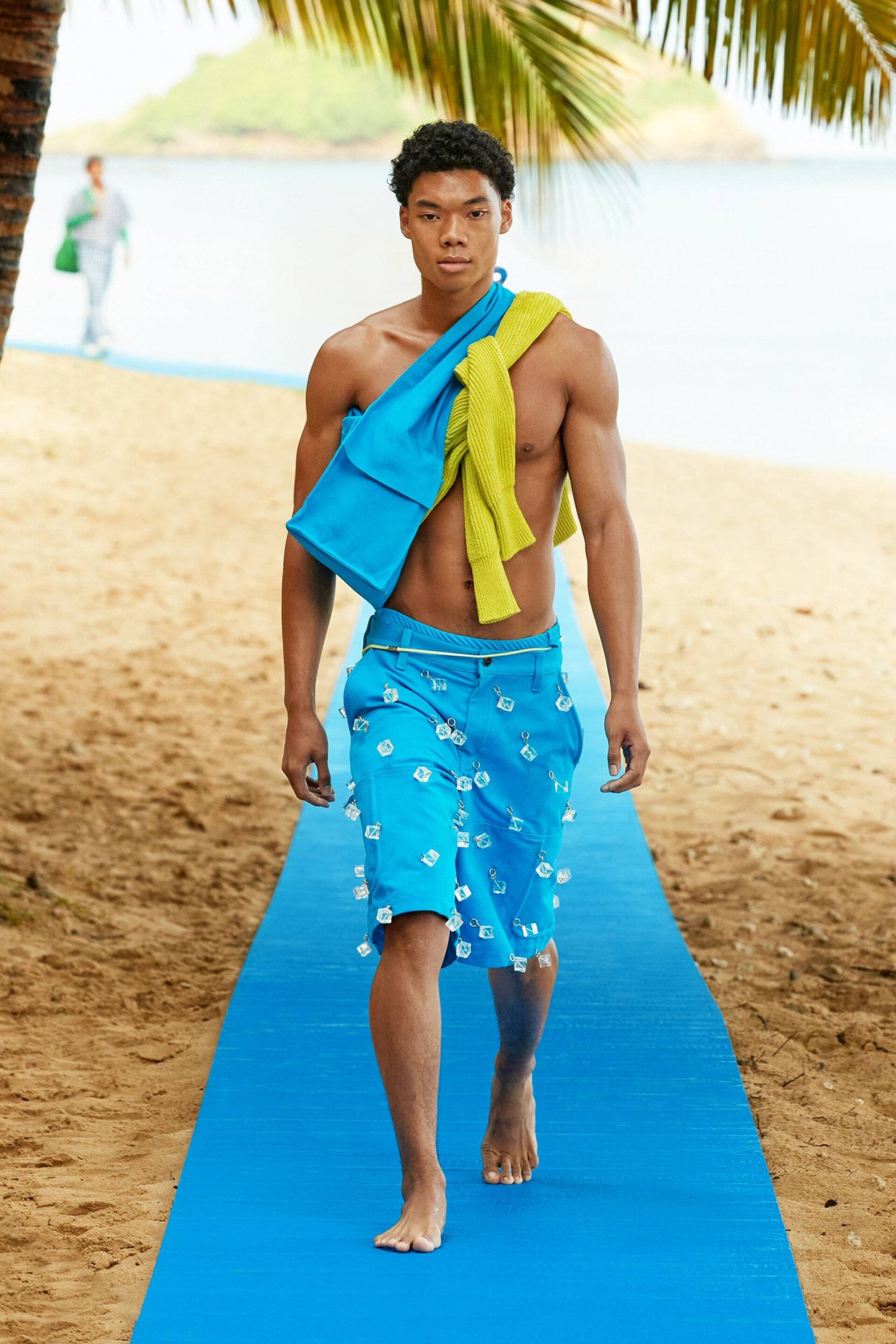 00019-jacquemus-spring-2022-ready-to-wear-credit-brand