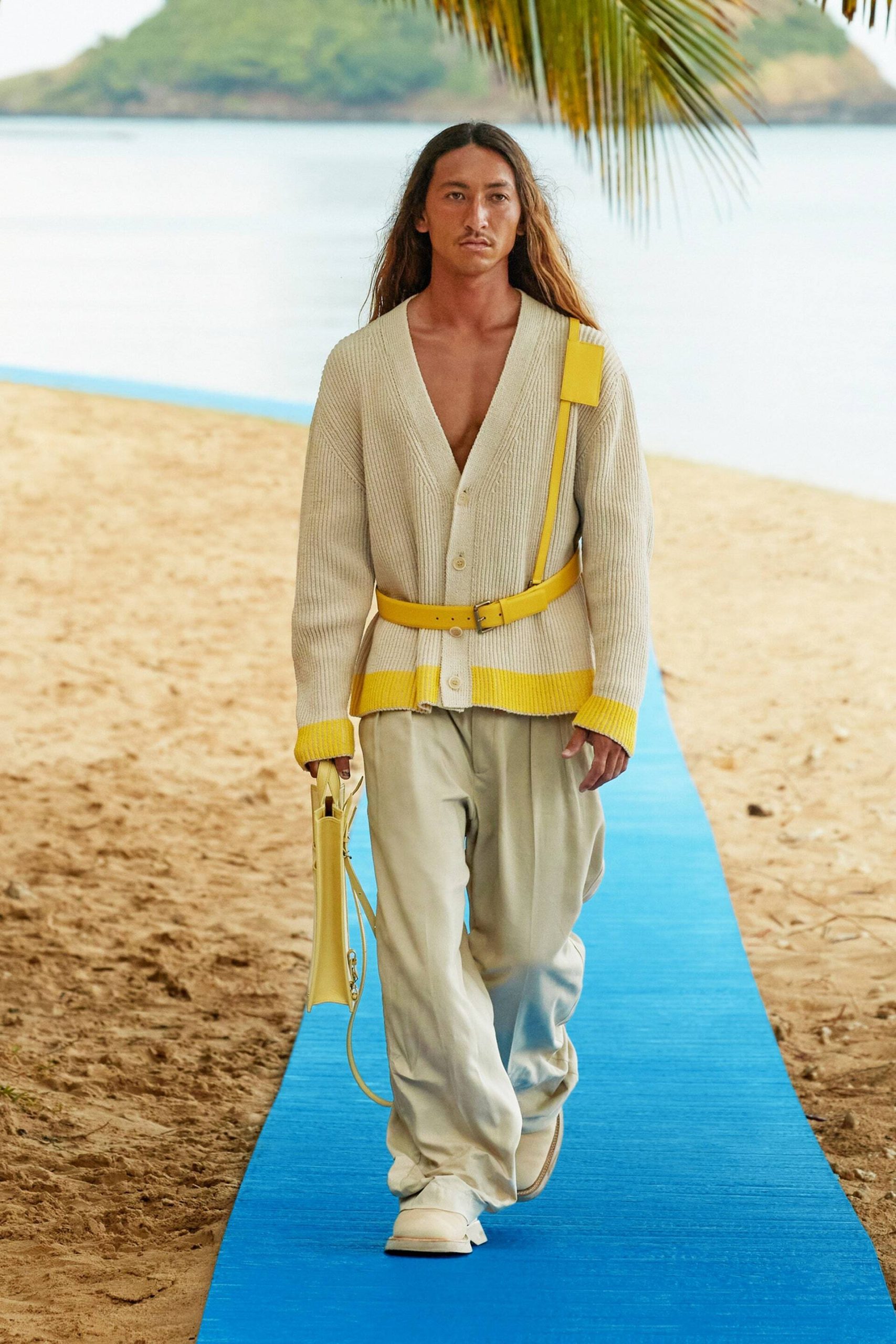 00042-jacquemus-spring-2022-ready-to-wear-credit-brand