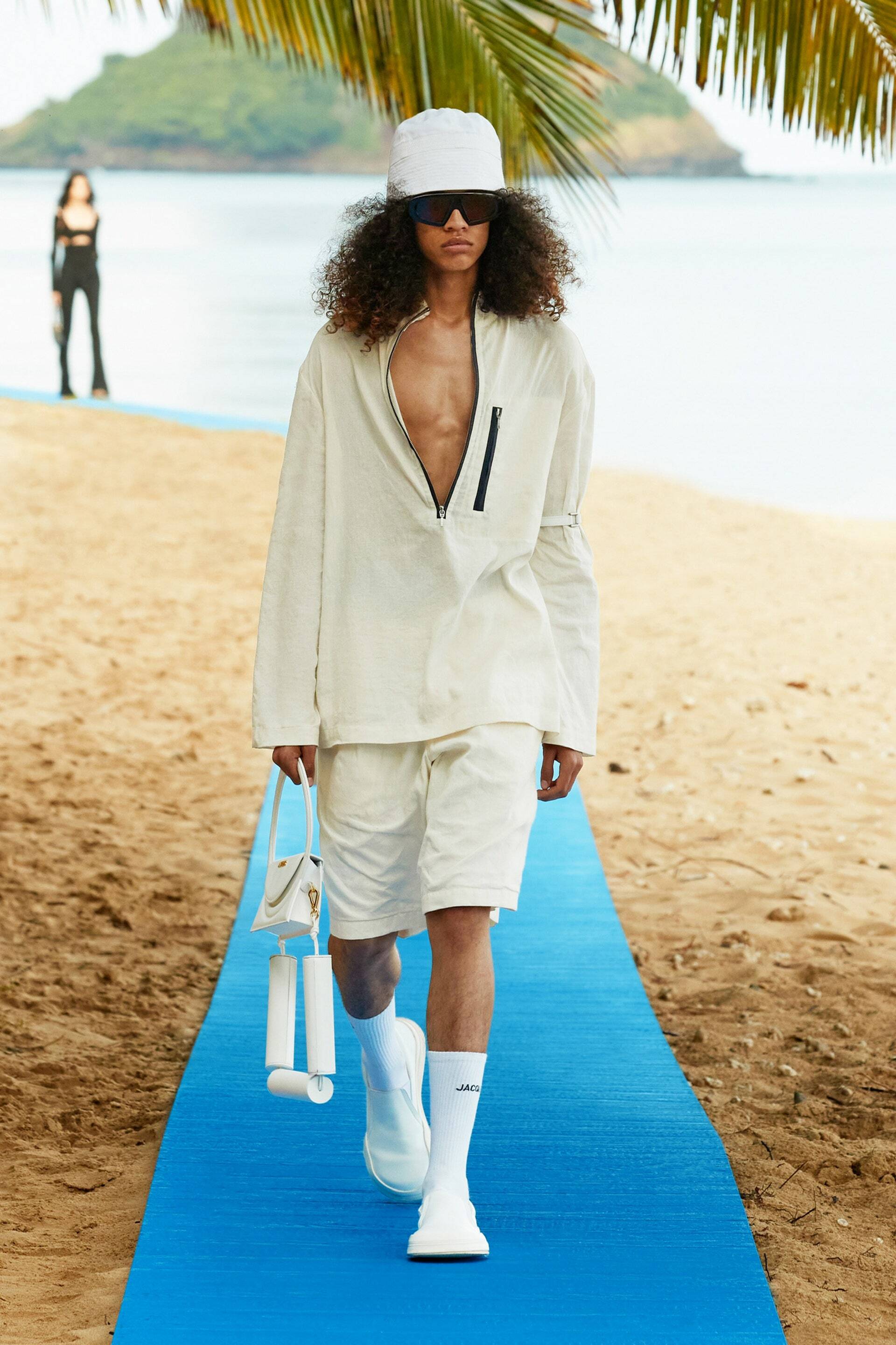 00049-jacquemus-spring-2022-ready-to-wear-credit-brand