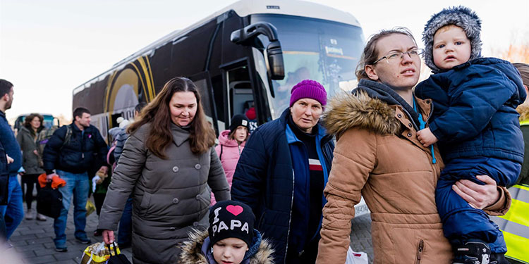 Más de 1.2 millones de personas huyeron hasta ahora de la guerra en Ucrania