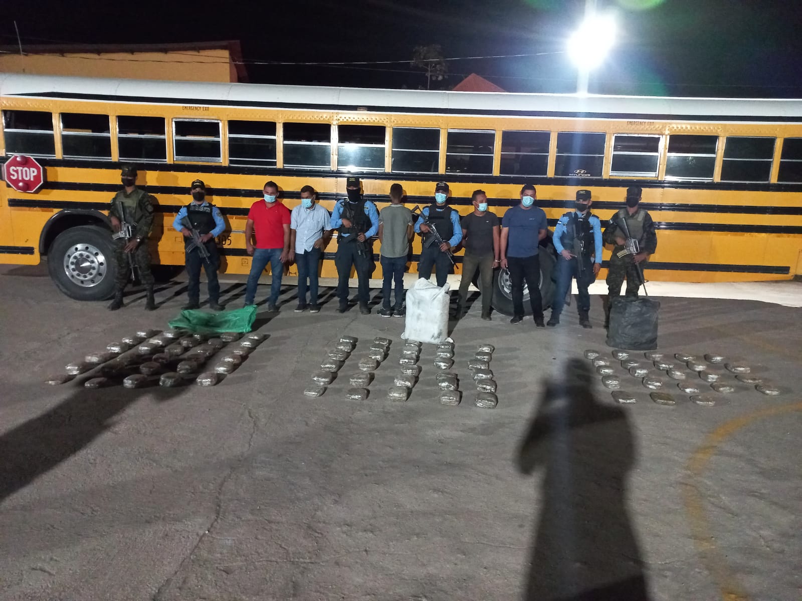 Con fuerte cantidad de drogas capturan a cinco personas en Olancho